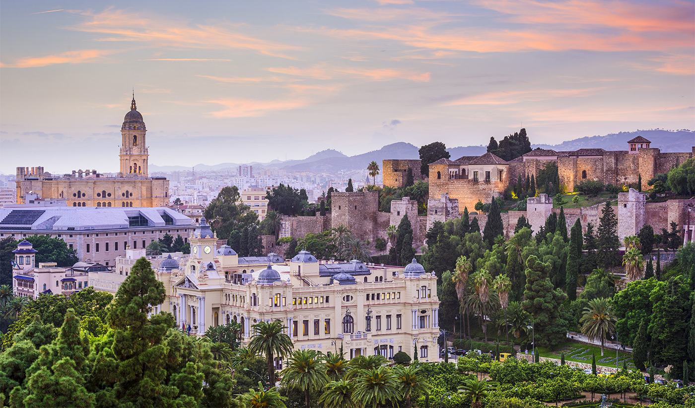 Feel the city vibe of Málaga