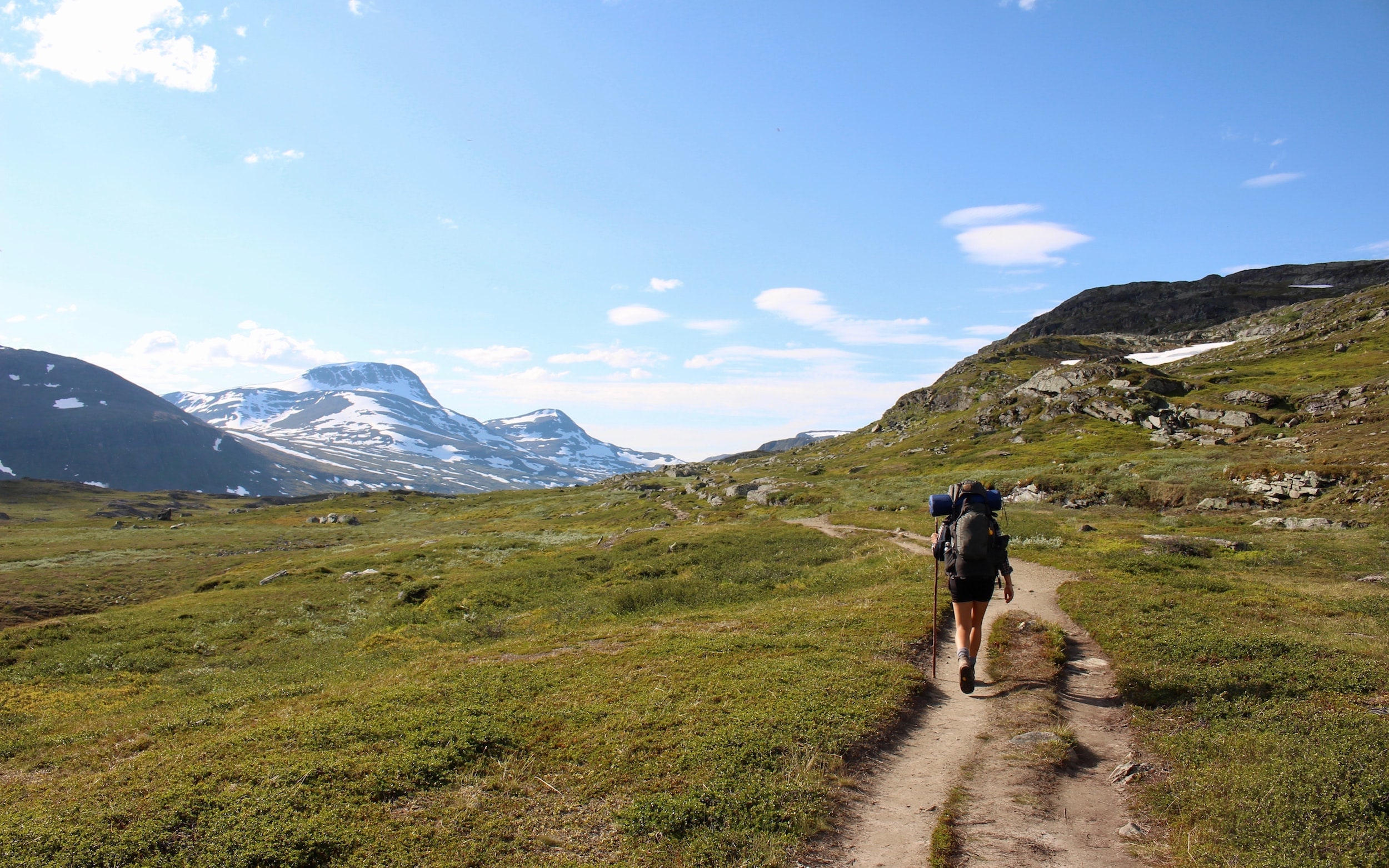 Hiking in open countryside – ten minutes from Costa del Sol beaches